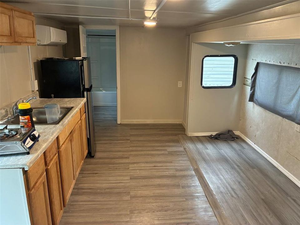 For Sale: $149,900 (2 beds, 1 baths, 672 Square Feet)