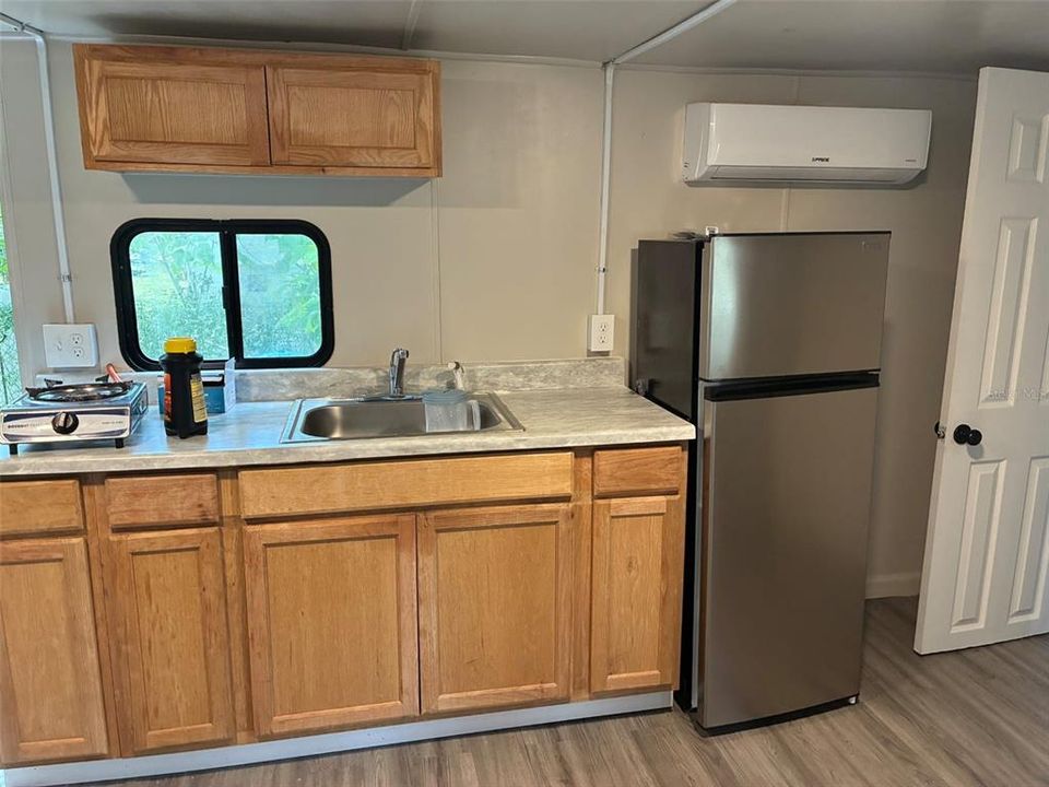 For Sale: $149,900 (2 beds, 1 baths, 672 Square Feet)