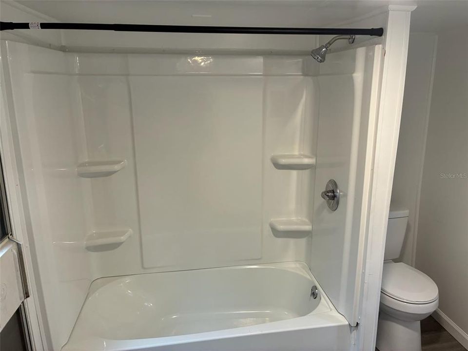 For Sale: $149,900 (2 beds, 1 baths, 672 Square Feet)