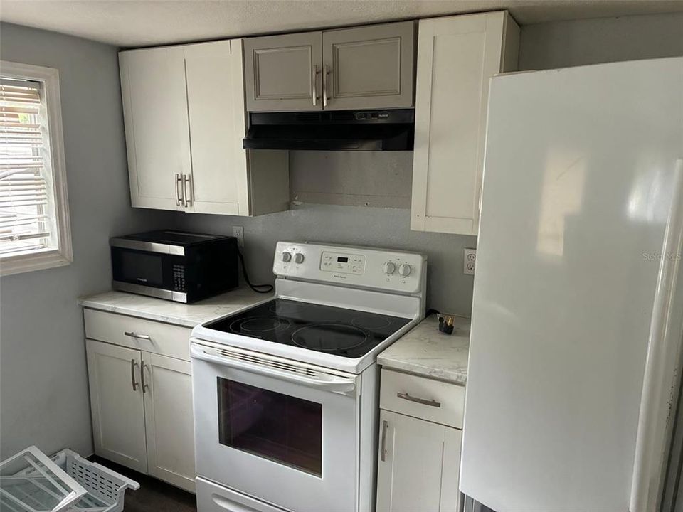 For Sale: $149,900 (2 beds, 1 baths, 672 Square Feet)