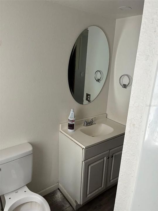 For Sale: $149,900 (2 beds, 1 baths, 672 Square Feet)