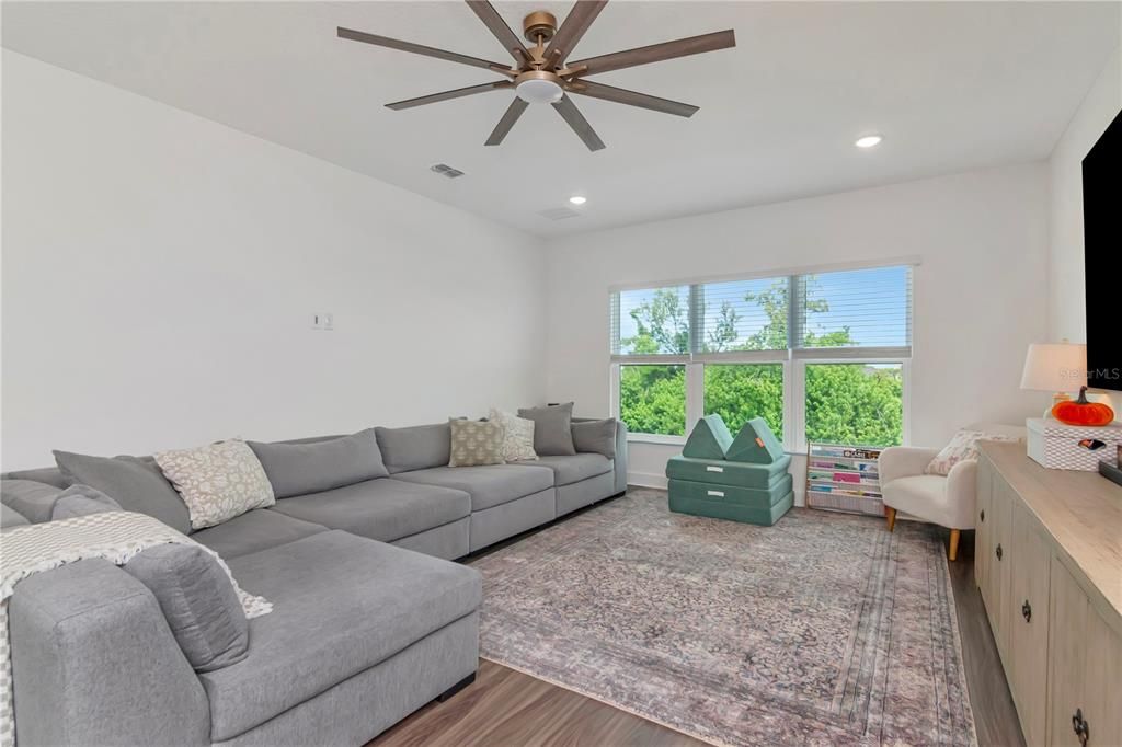 待售: $725,000 (4 贝兹, 3 浴室, 3013 平方英尺)