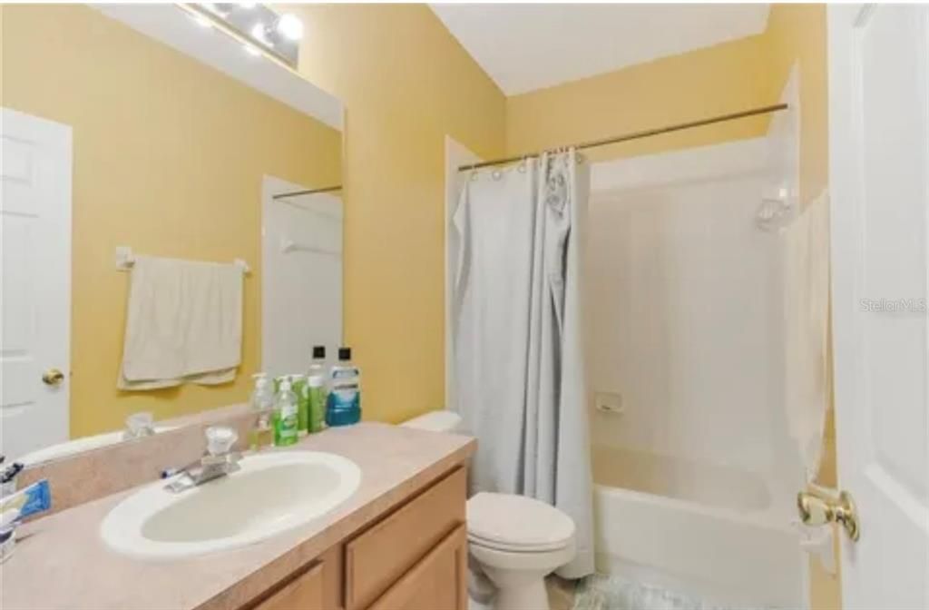 For Sale: $599,000 (6 beds, 3 baths, 4200 Square Feet)