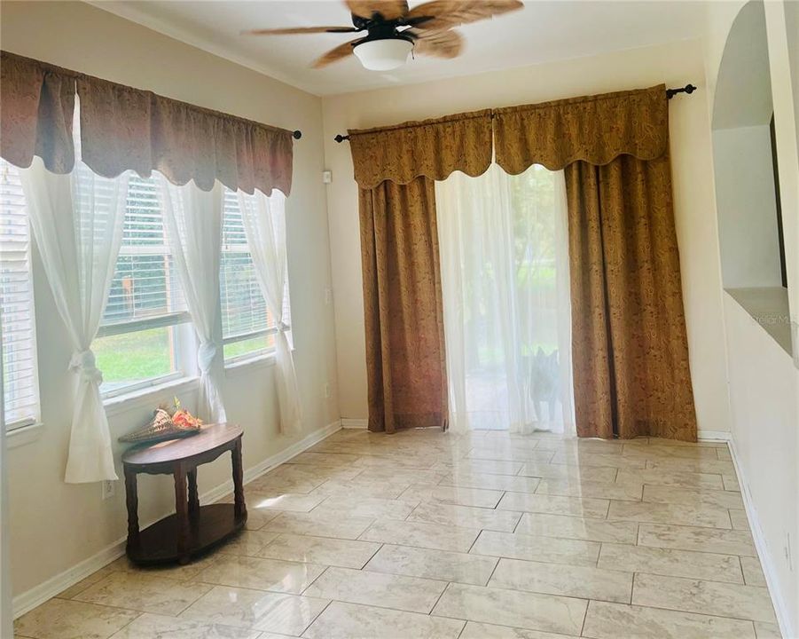 For Sale: $599,000 (6 beds, 3 baths, 4200 Square Feet)