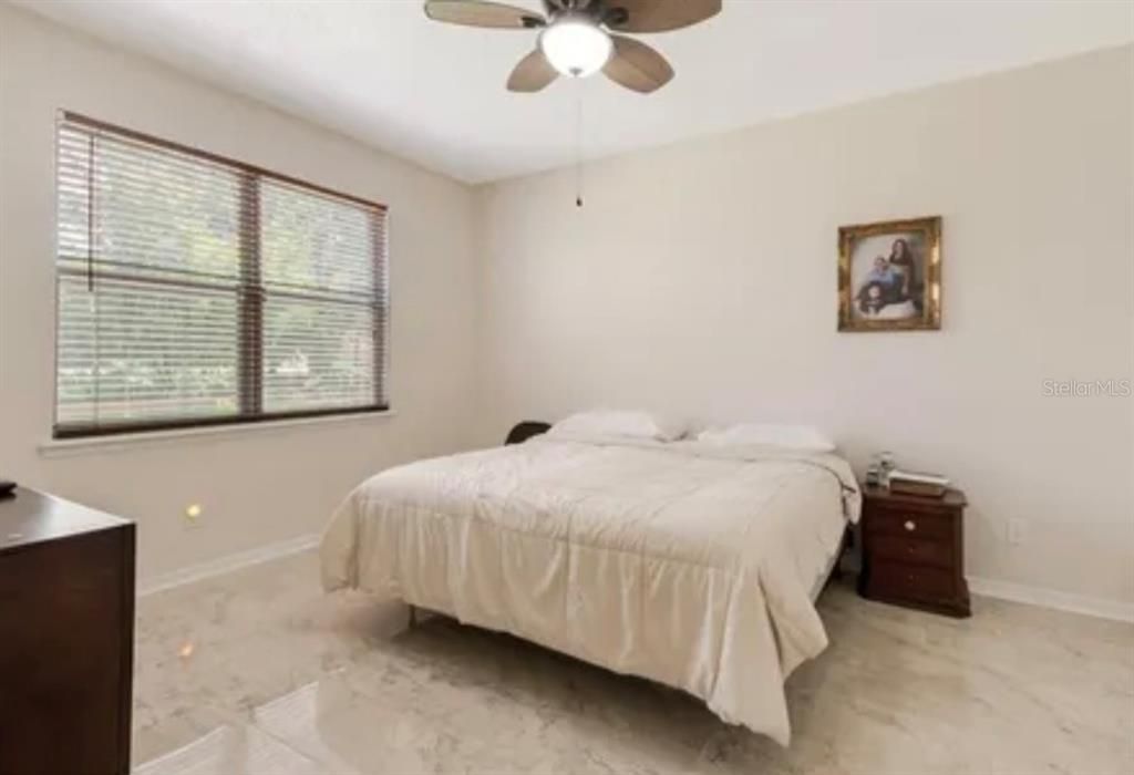 For Sale: $599,000 (6 beds, 3 baths, 4200 Square Feet)