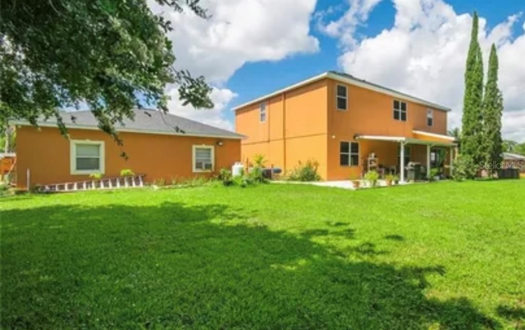 For Sale: $599,000 (6 beds, 3 baths, 4200 Square Feet)