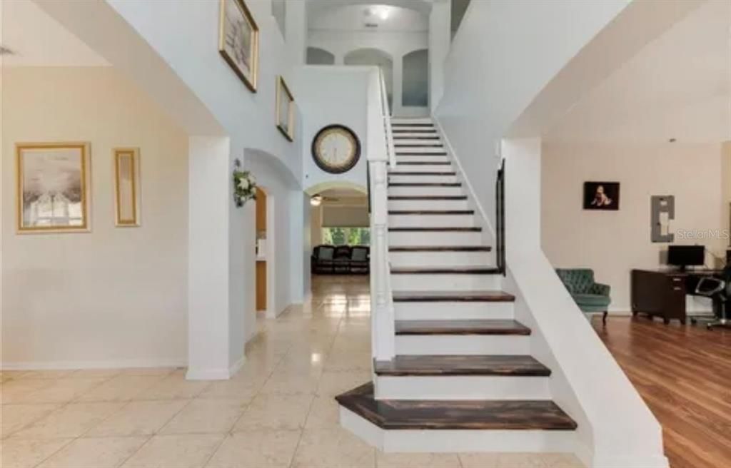 For Sale: $599,000 (6 beds, 3 baths, 4200 Square Feet)