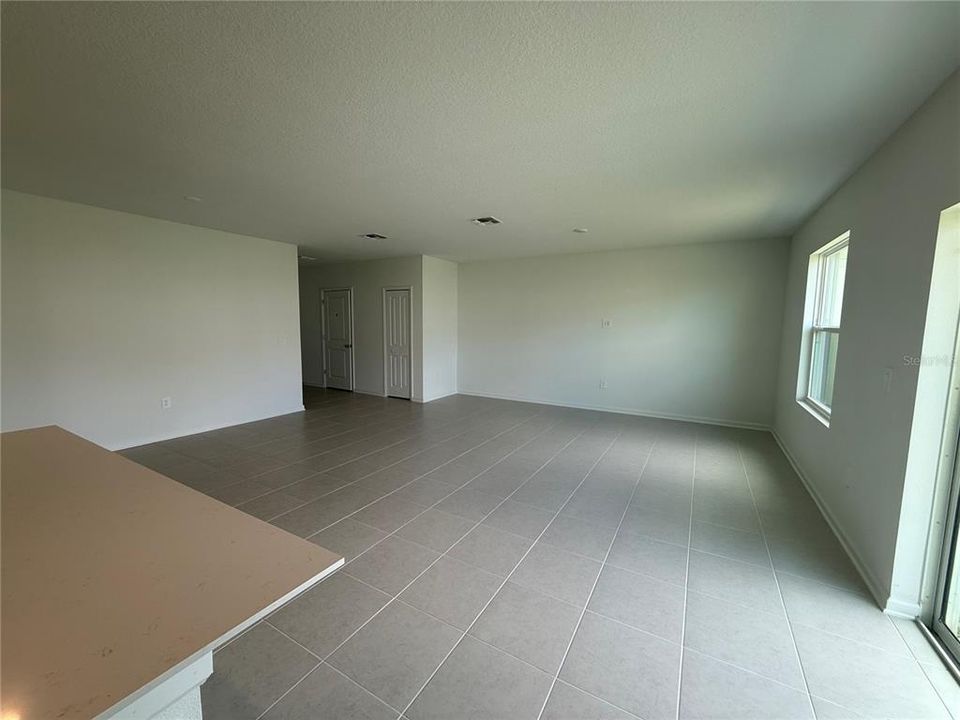 В аренду: $2,800 (5 спален, 2 ванн, 2112 Квадратных фут)