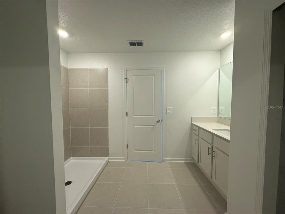 В аренду: $2,800 (5 спален, 2 ванн, 2112 Квадратных фут)