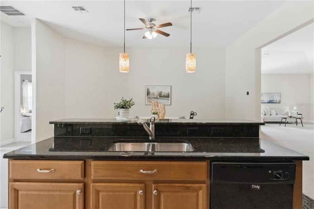 待售: $459,000 (4 贝兹, 3 浴室, 2420 平方英尺)