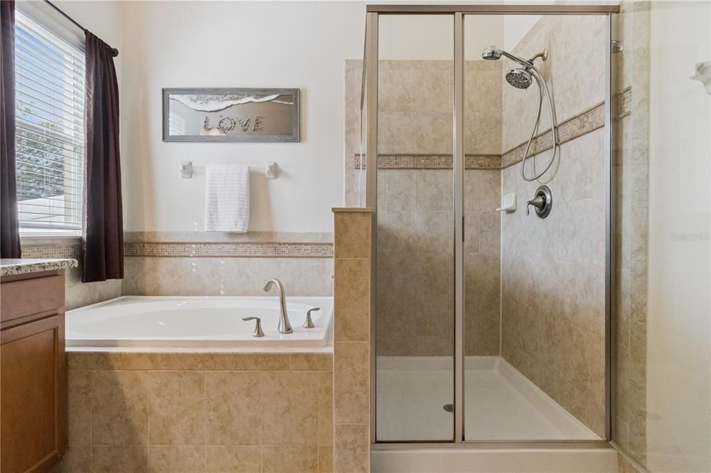 待售: $459,000 (4 贝兹, 3 浴室, 2420 平方英尺)