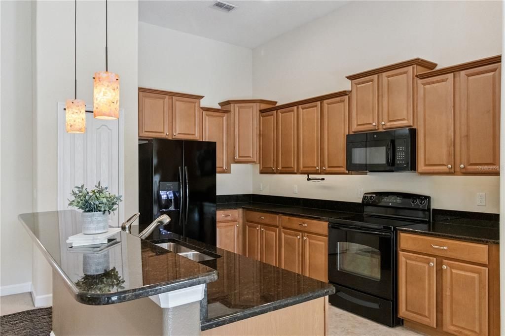 待售: $459,000 (4 贝兹, 3 浴室, 2420 平方英尺)