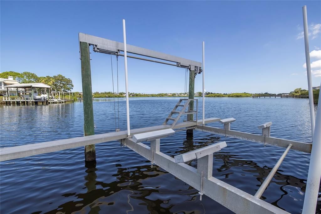 For Sale: $2,555,000 (6 beds, 5 baths, 5469 Square Feet)