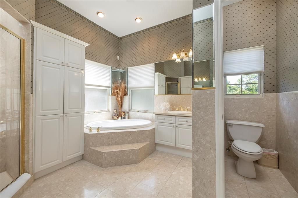 For Sale: $2,555,000 (6 beds, 5 baths, 5469 Square Feet)