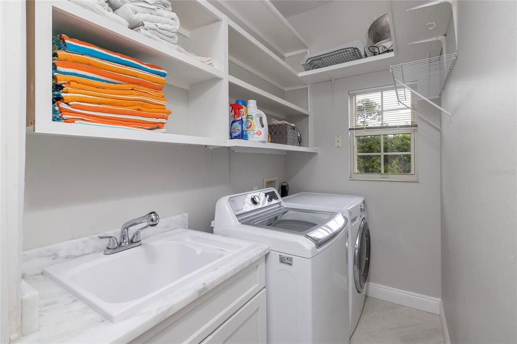 For Sale: $2,555,000 (6 beds, 5 baths, 5469 Square Feet)