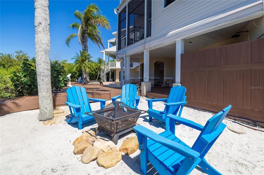 For Sale: $2,555,000 (6 beds, 5 baths, 5469 Square Feet)