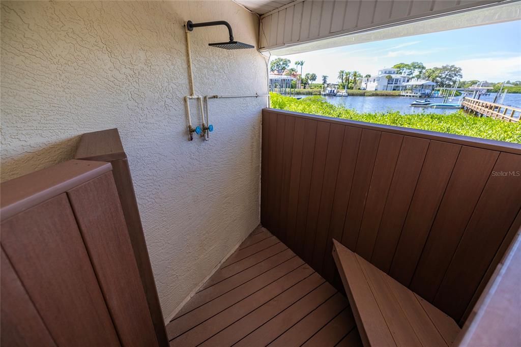 For Sale: $2,555,000 (6 beds, 5 baths, 5469 Square Feet)