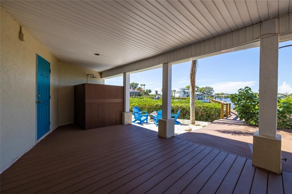 For Sale: $2,555,000 (6 beds, 5 baths, 5469 Square Feet)