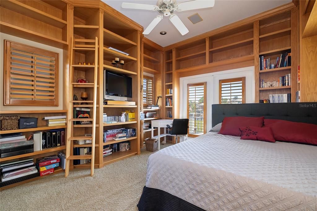 For Sale: $2,555,000 (6 beds, 5 baths, 5469 Square Feet)