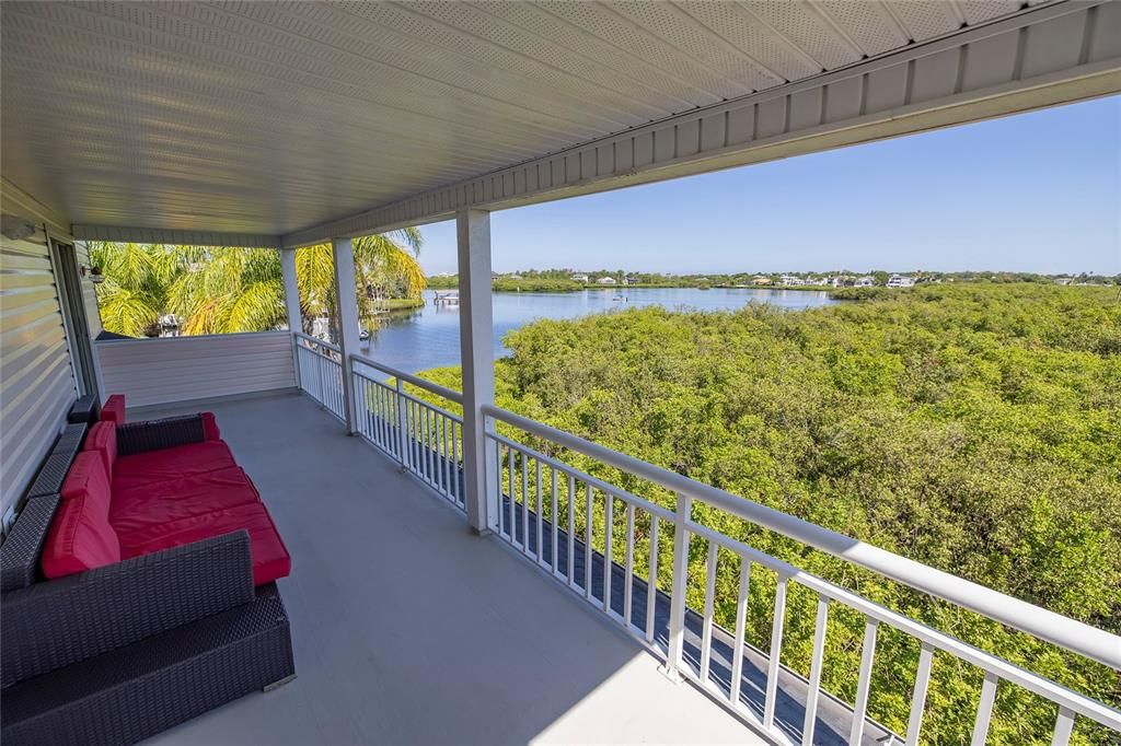 For Sale: $2,555,000 (6 beds, 5 baths, 5469 Square Feet)