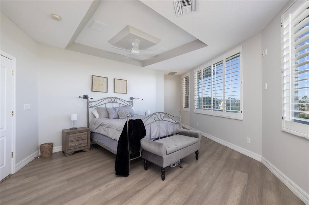 For Sale: $2,555,000 (6 beds, 5 baths, 5469 Square Feet)