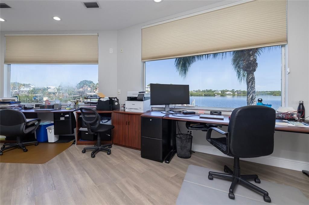 For Sale: $2,555,000 (6 beds, 5 baths, 5469 Square Feet)