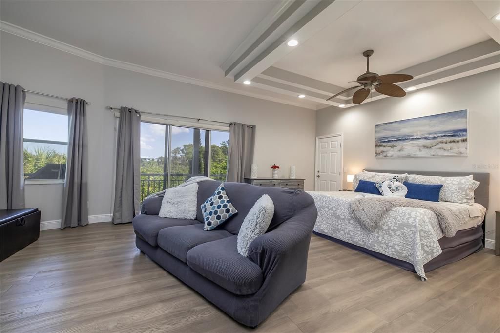 For Sale: $2,555,000 (6 beds, 5 baths, 5469 Square Feet)