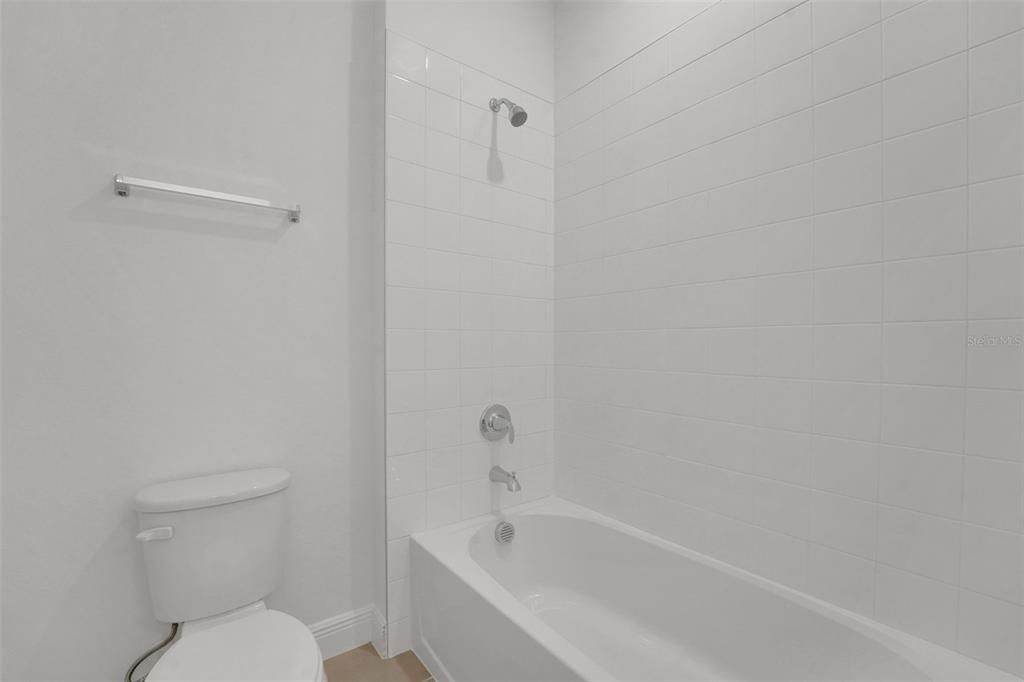 En Venta: $979,990 (6 camas, 4 baños, 3550 Pies cuadrados)