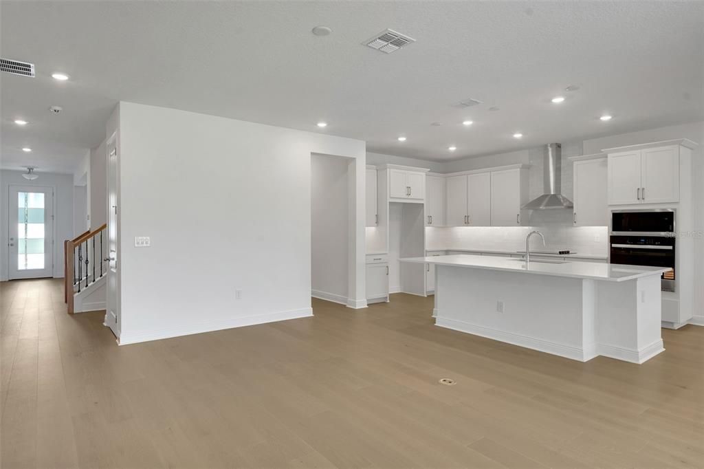 En Venta: $979,990 (6 camas, 4 baños, 3550 Pies cuadrados)