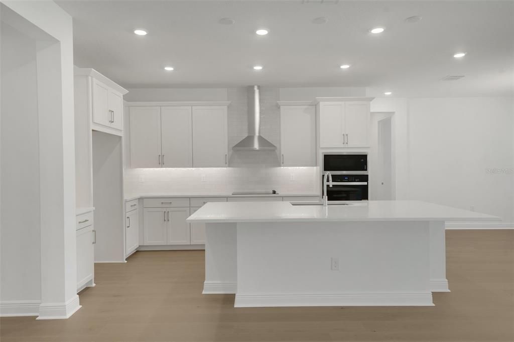 En Venta: $979,990 (6 camas, 4 baños, 3550 Pies cuadrados)
