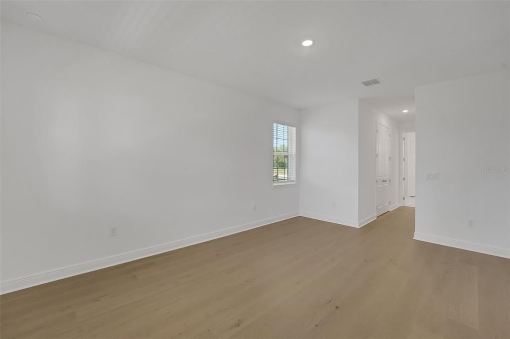 En Venta: $979,990 (6 camas, 4 baños, 3550 Pies cuadrados)