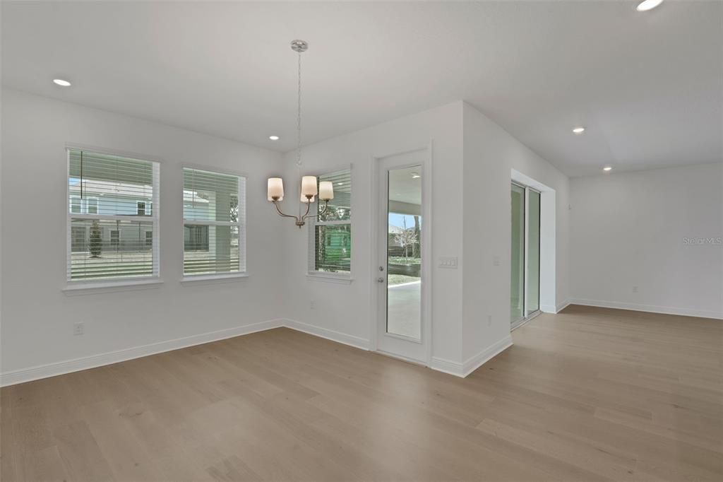 En Venta: $979,990 (6 camas, 4 baños, 3550 Pies cuadrados)