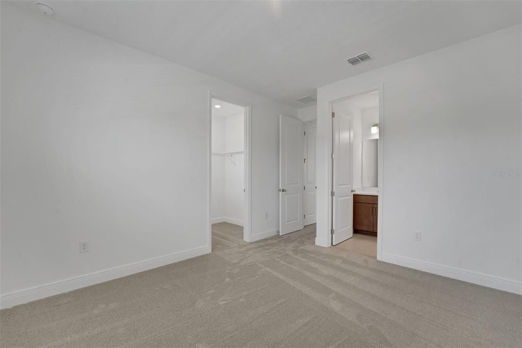 En Venta: $979,990 (6 camas, 4 baños, 3550 Pies cuadrados)