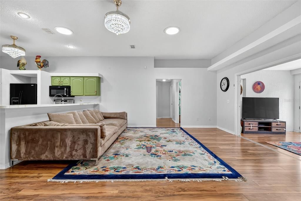 待售: $1,299,000 (3 贝兹, 2 浴室, 2059 平方英尺)