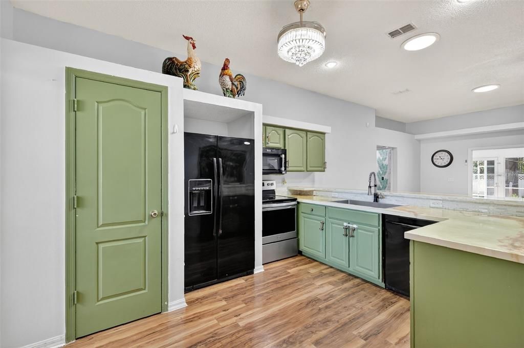 待售: $1,299,000 (3 贝兹, 2 浴室, 2059 平方英尺)