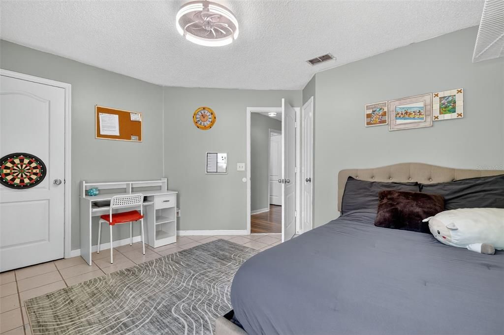 待售: $1,299,000 (3 贝兹, 2 浴室, 2059 平方英尺)