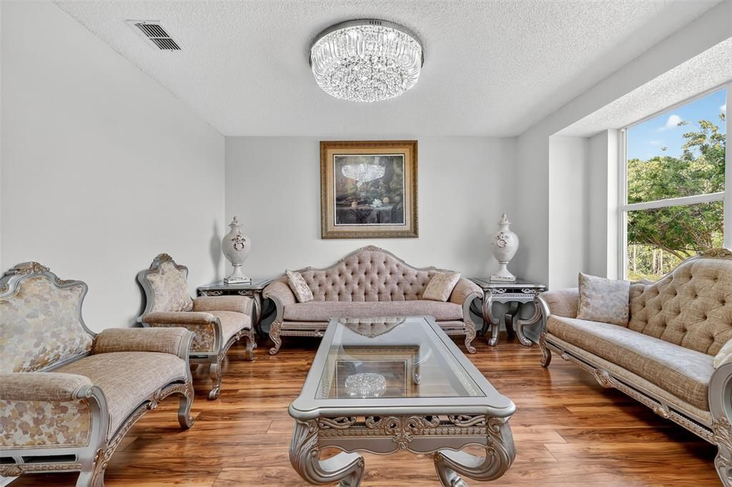 待售: $1,299,000 (3 贝兹, 2 浴室, 2059 平方英尺)