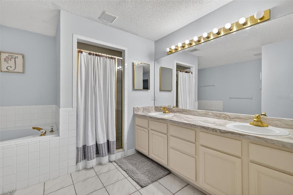 待售: $1,299,000 (3 贝兹, 2 浴室, 2059 平方英尺)