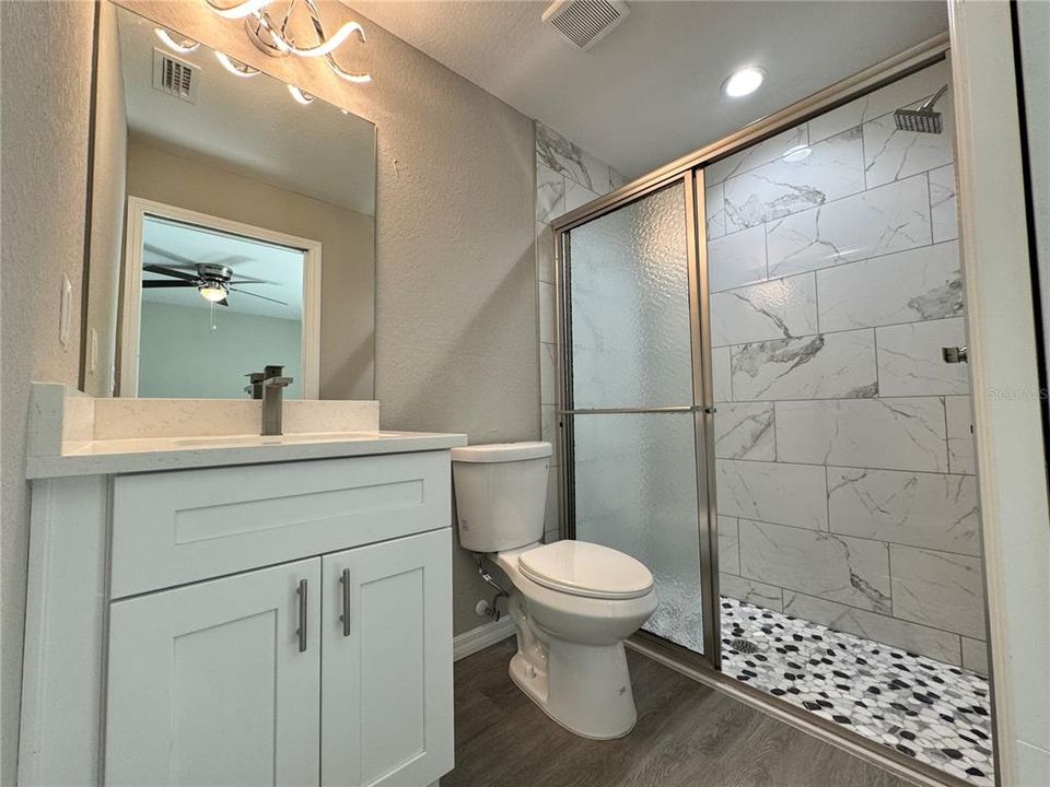 Activo con contrato: $244,000 (3 camas, 2 baños, 1391 Pies cuadrados)