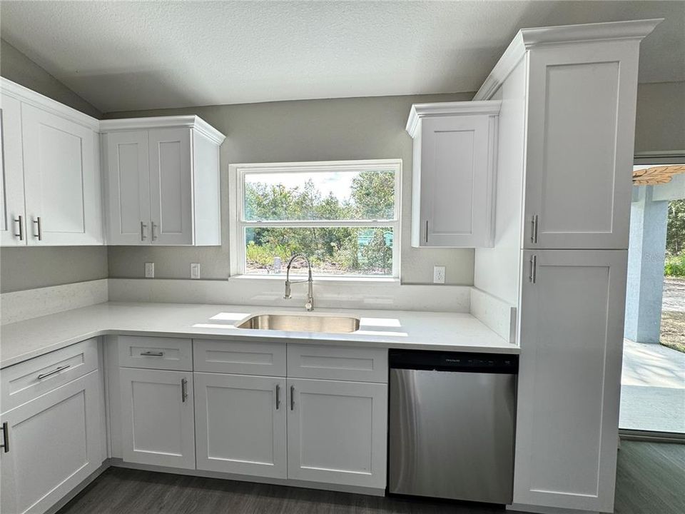 Activo con contrato: $244,000 (3 camas, 2 baños, 1391 Pies cuadrados)