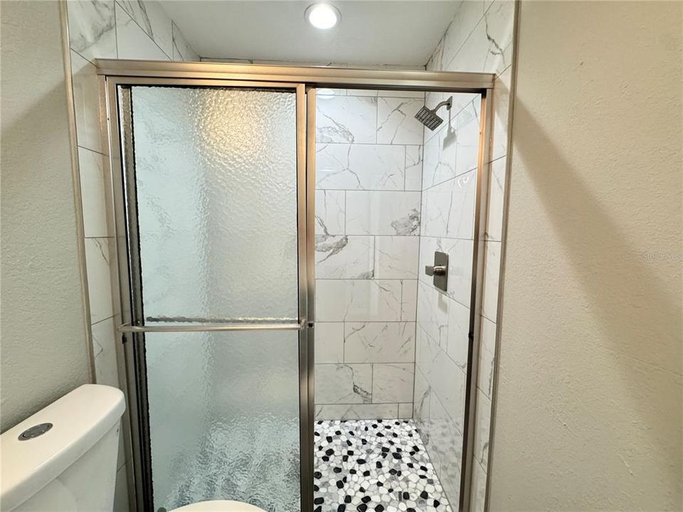 Activo con contrato: $244,000 (3 camas, 2 baños, 1391 Pies cuadrados)