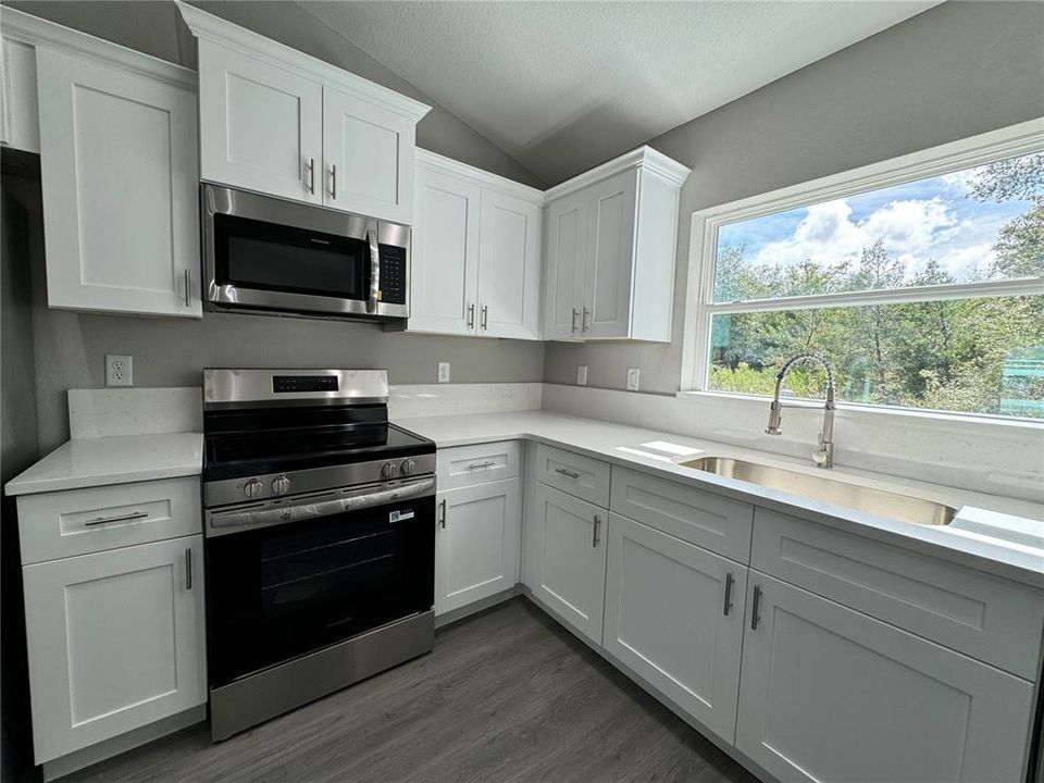 Activo con contrato: $244,000 (3 camas, 2 baños, 1391 Pies cuadrados)