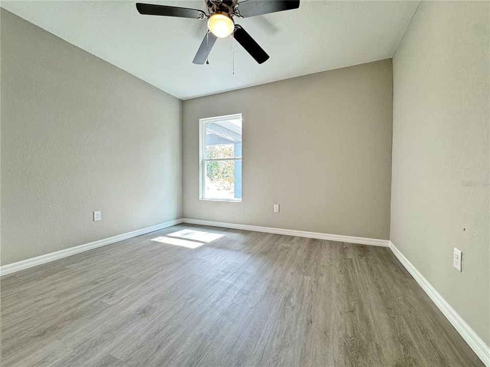 Activo con contrato: $244,000 (3 camas, 2 baños, 1391 Pies cuadrados)