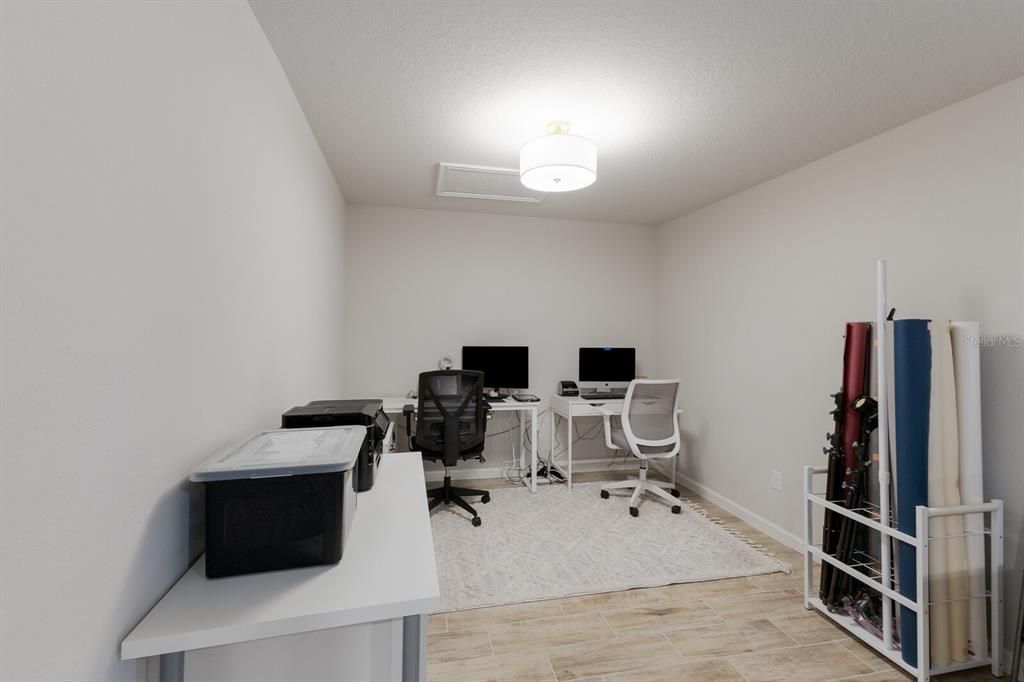 Active With Contract: $374,900 (3 beds, 2 baths, 1904 Square Feet)