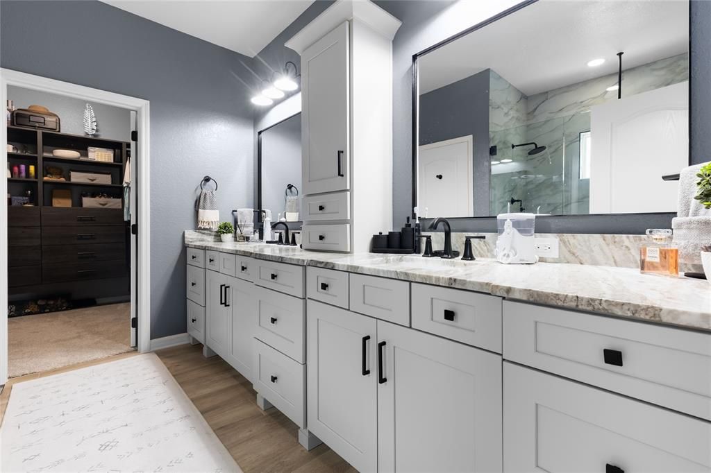 合同活跃: $599,000 (4 贝兹, 3 浴室, 2462 平方英尺)