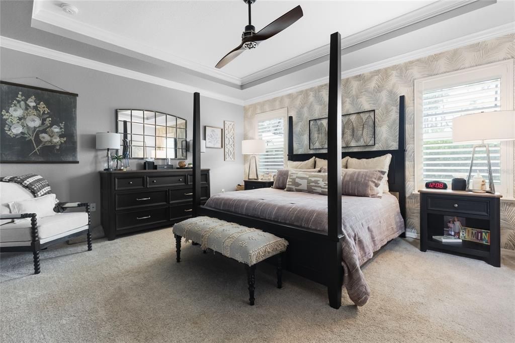 合同活跃: $599,000 (4 贝兹, 3 浴室, 2462 平方英尺)