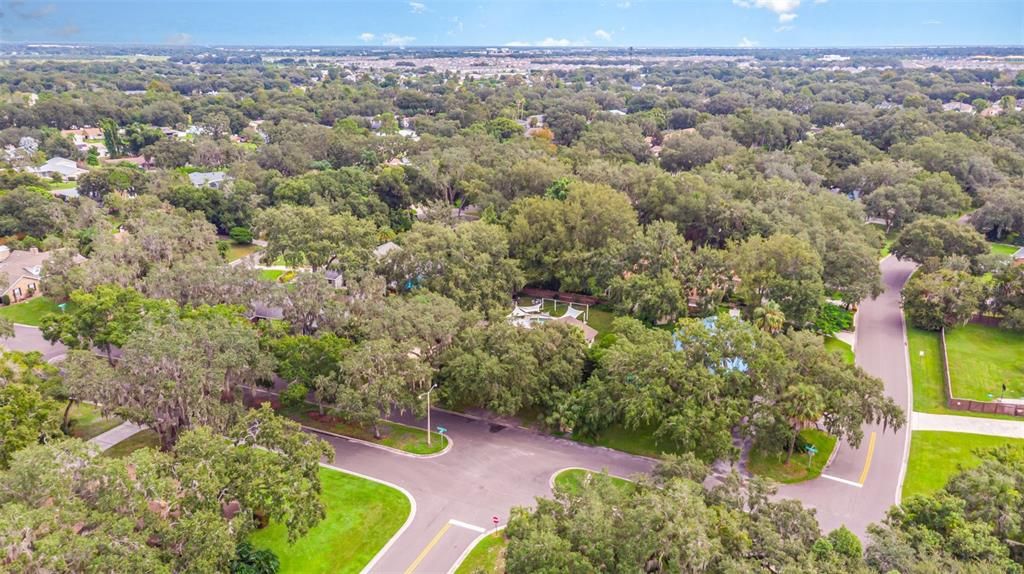 Activo con contrato: $535,000 (4 camas, 2 baños, 2531 Pies cuadrados)