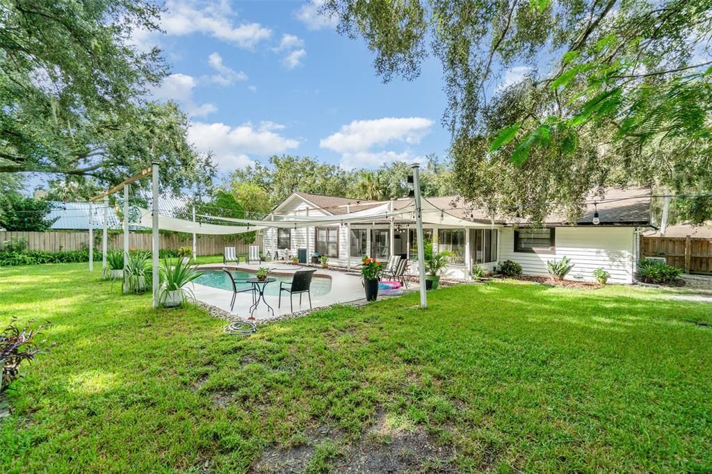 Activo con contrato: $535,000 (4 camas, 2 baños, 2531 Pies cuadrados)