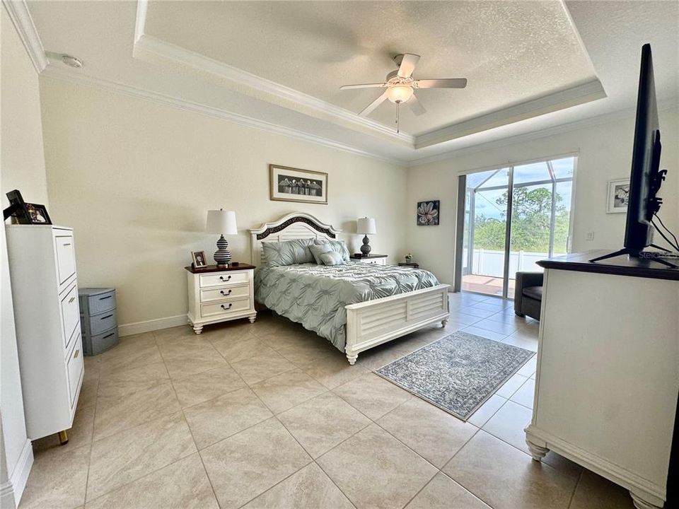 合同活跃: $335,000 (3 贝兹, 2 浴室, 1843 平方英尺)