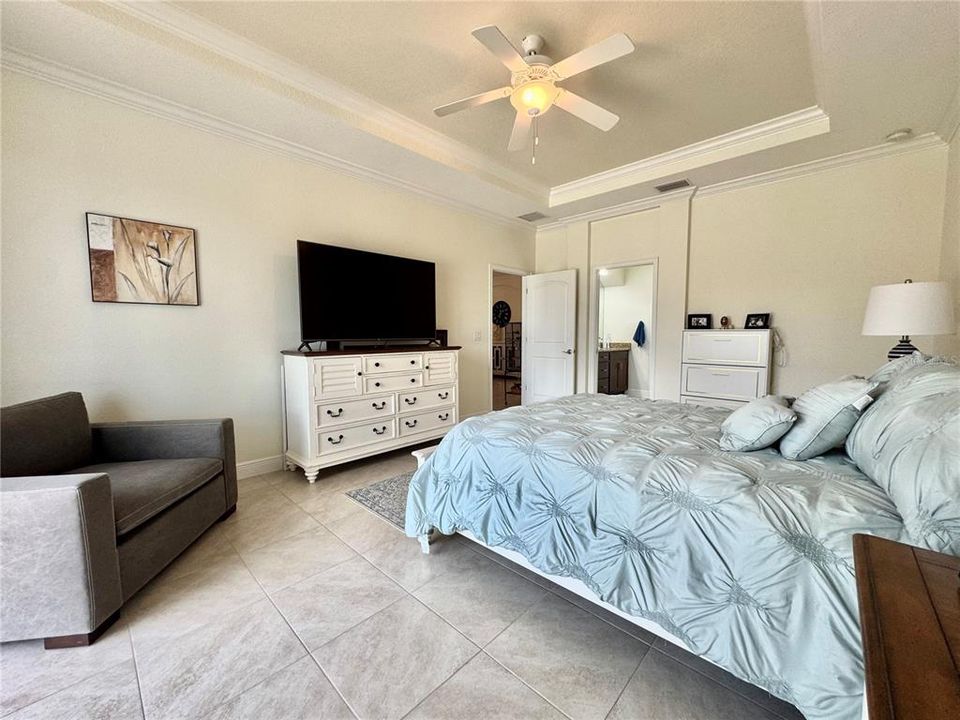 合同活跃: $335,000 (3 贝兹, 2 浴室, 1843 平方英尺)